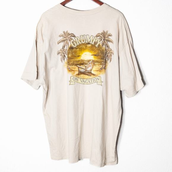 Disney Grumpy On Vacation Tee Tan Graphic Size 2XL Retro Merch T-Shirt - Picture 1 of 6